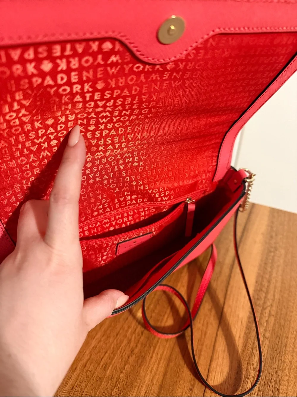 Kate Spade Charlotte Street Alek Crossbody Bag – Vibrant Red – Perfect Condition